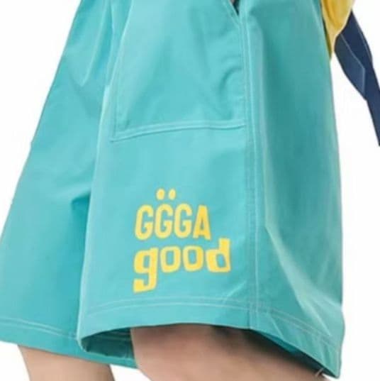 青ファッション ゆったりロゴ入りハーフパンツ