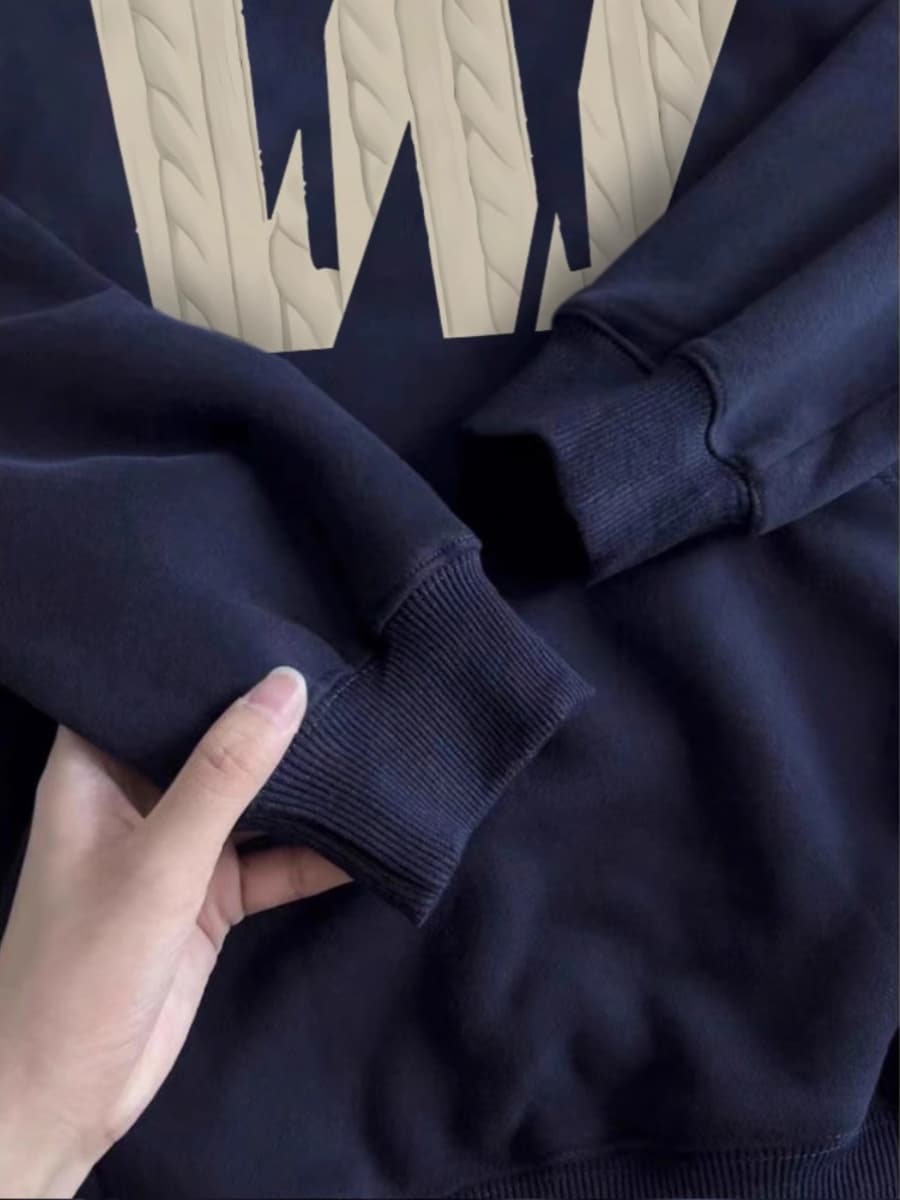 青ファッション 青ファッション 立体編みロゴ入りフーディ