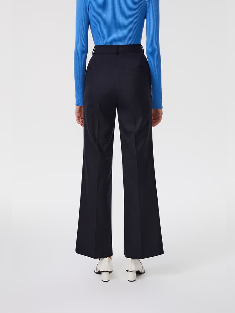 青ファッション すっきりシルエットフレアパンツ