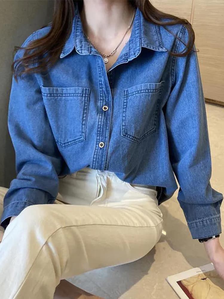 青ファッション 女性用青色長袖デニムシャツ胸ポケット付き